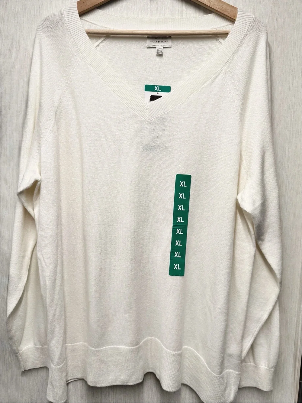 NWT Lucky Brand Marshmallow White V-Neck Knit Sweater, Size XL